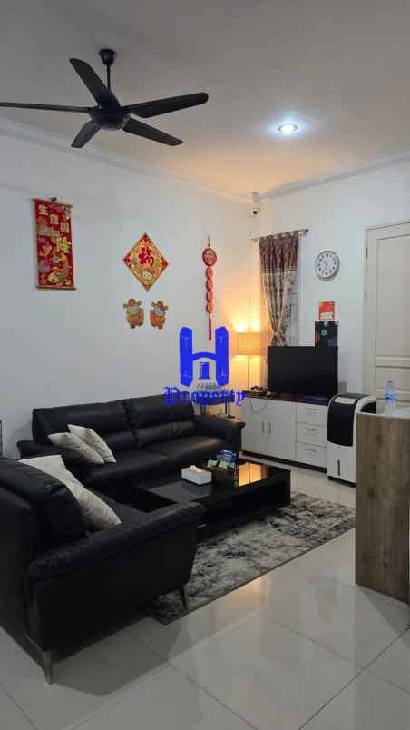 dijual rumah komplek citraland gama