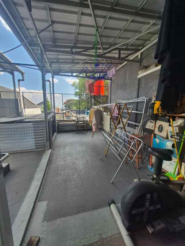 dijual rumah komplek ciwaruga