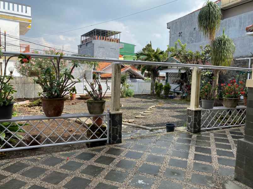 dijual rumah komplek ciwaruga