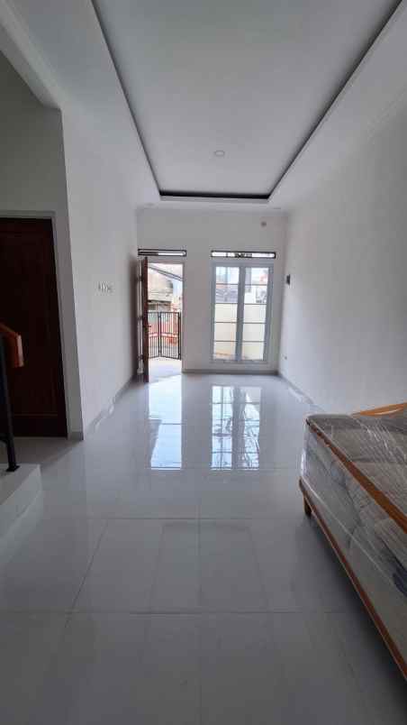 dijual rumah komplek deplu bintaro