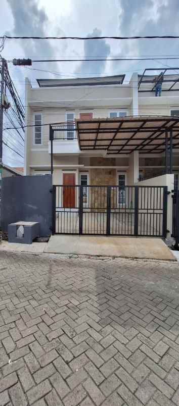 dijual rumah komplek deplu bintaro