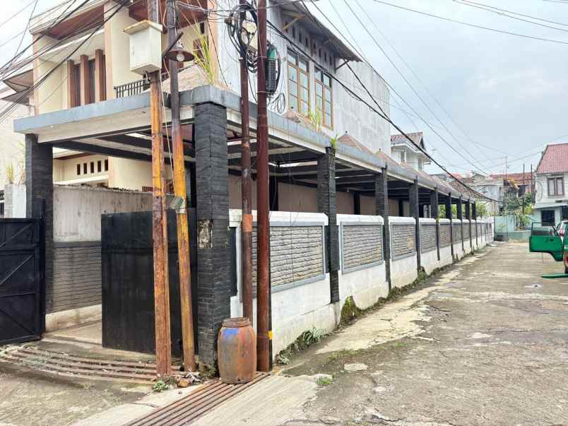 dijual rumah komplek graha indah blok 6