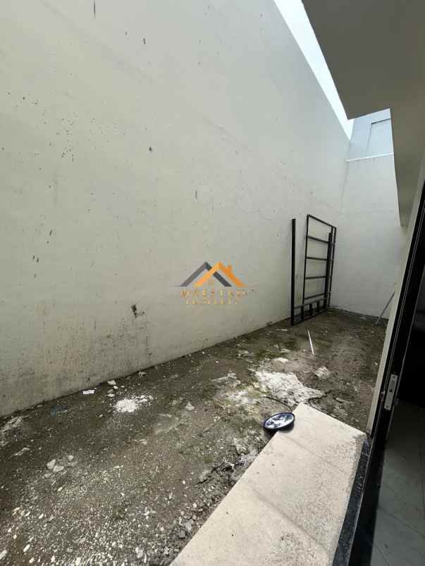 dijual rumah komplek jewel garden jl