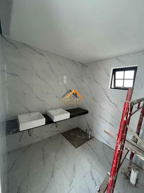 dijual rumah komplek jewel garden jl