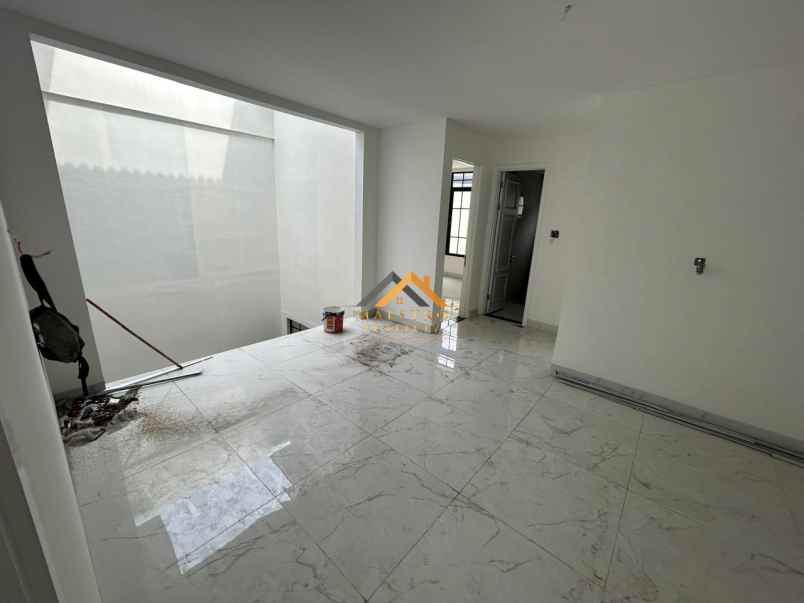 dijual rumah komplek jewel garden jl