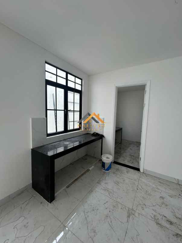 dijual rumah komplek jewel garden jl