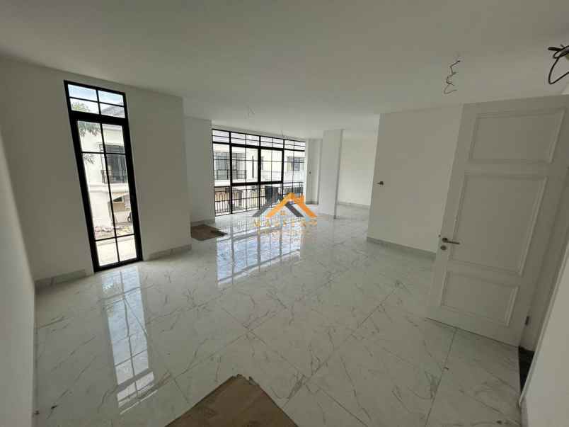 dijual rumah komplek jewel garden jl
