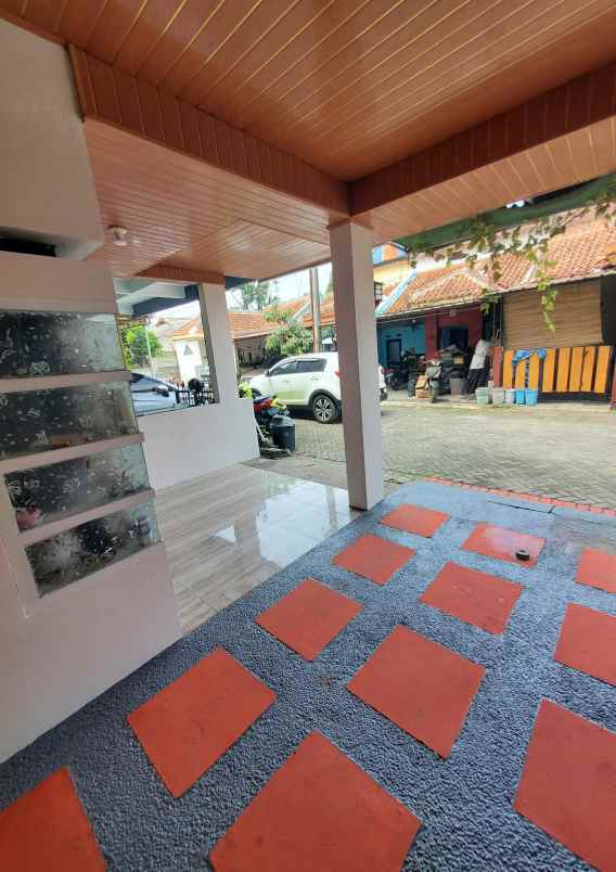 dijual rumah komplek kiaracondong
