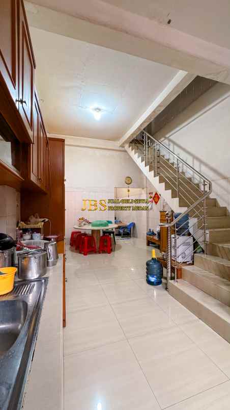 dijual rumah komplek madio mega mas
