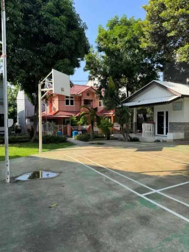 dijual rumah komplek perumkar pondok kelapa