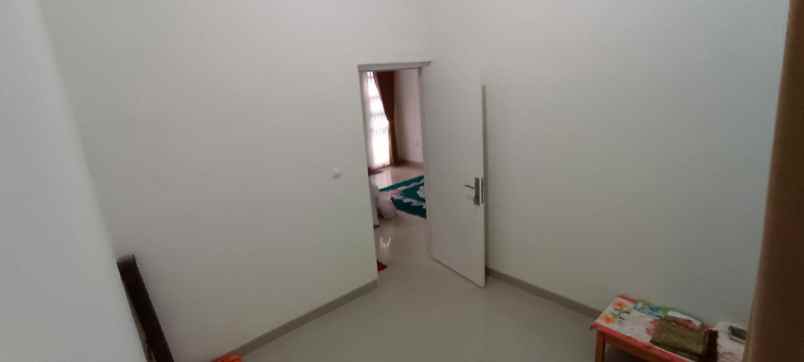 dijual rumah komplek private village