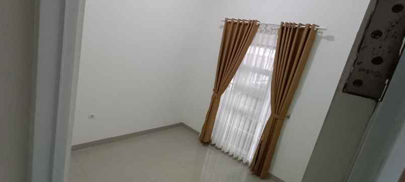 dijual rumah komplek private village