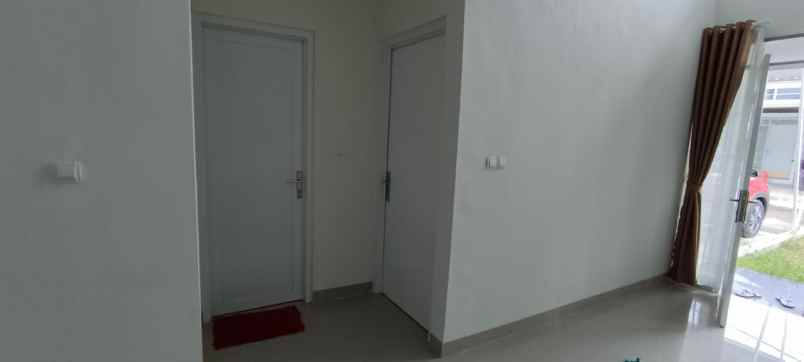 dijual rumah komplek private village