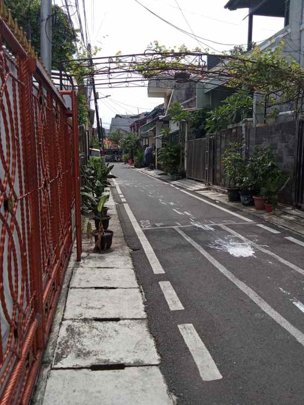 dijual rumah kompleks setneg cempaka