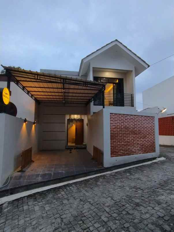 dijual rumah konsep villa private pool turi sleman