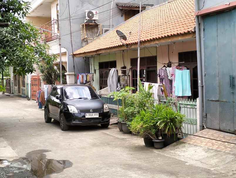 dijual rumah kontrakan 3 pintu di bekasi timur