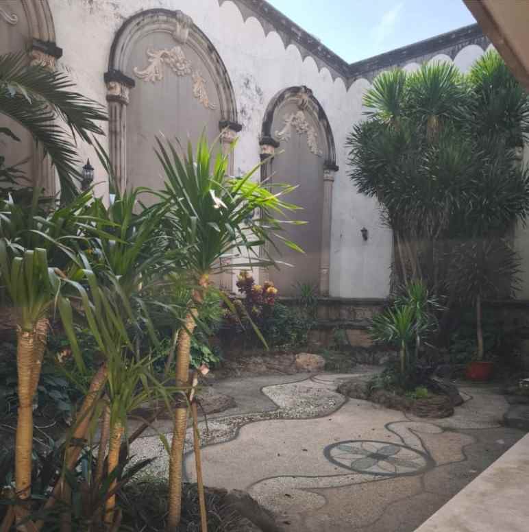 dijual rumah kupang indah