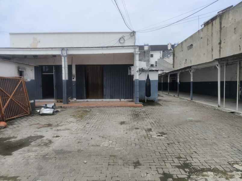 dijual rumah kutisari selatan