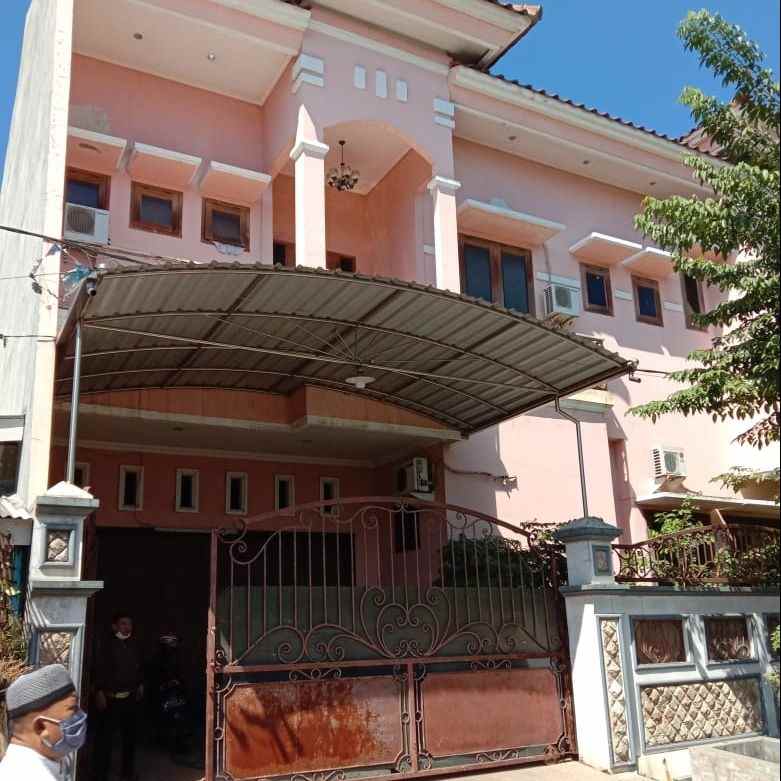 dijual rumah kutisari utara