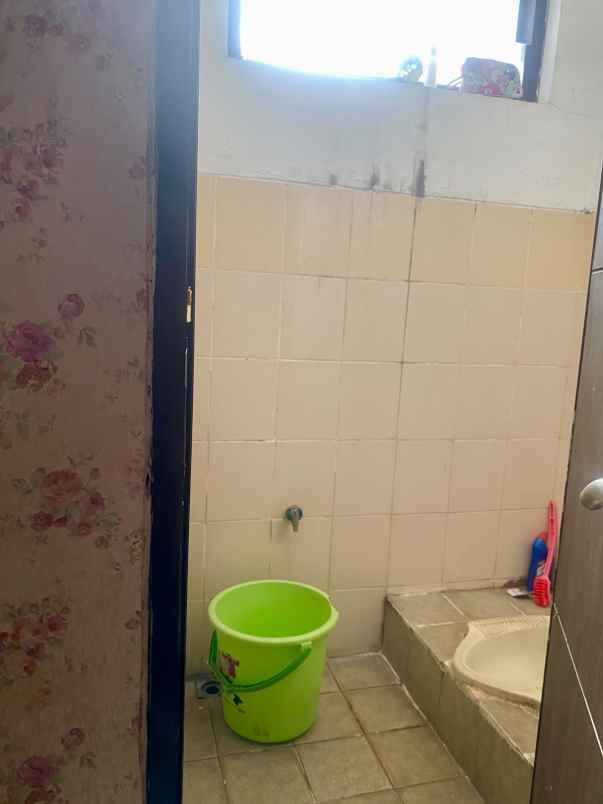dijual rumah limo depok