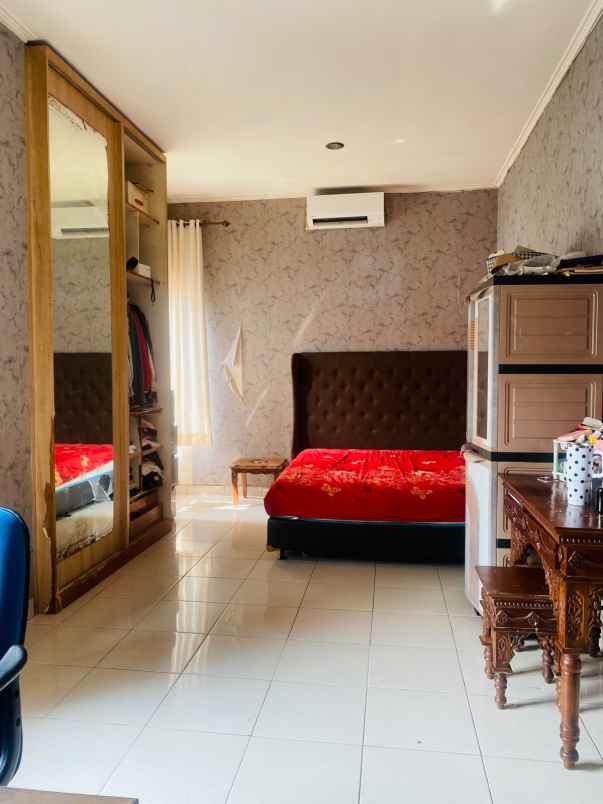 dijual rumah limo depok