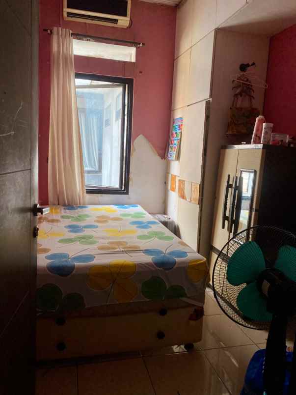 dijual rumah limo depok