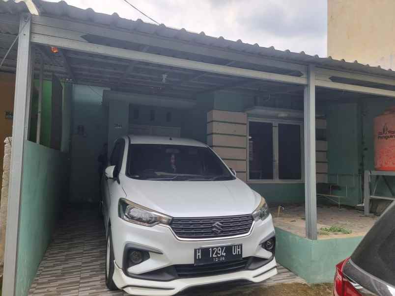 dijual rumah lokasi greenwood manyaran