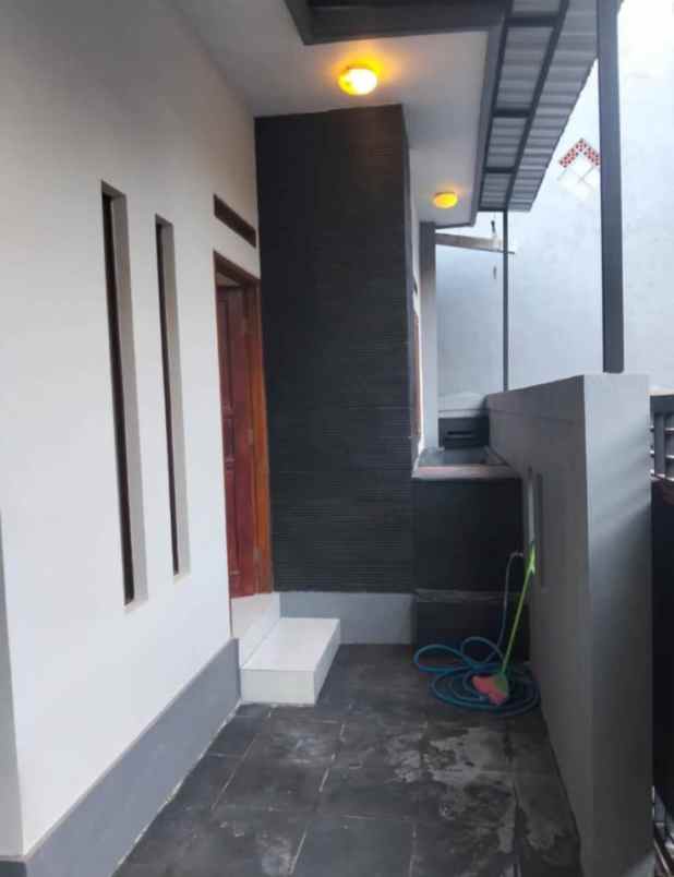 dijual rumah lokasi jalan dalung permai