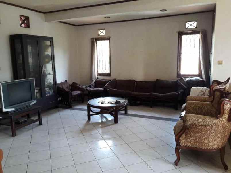 dijual rumah lokasi strategis hanya 1 5