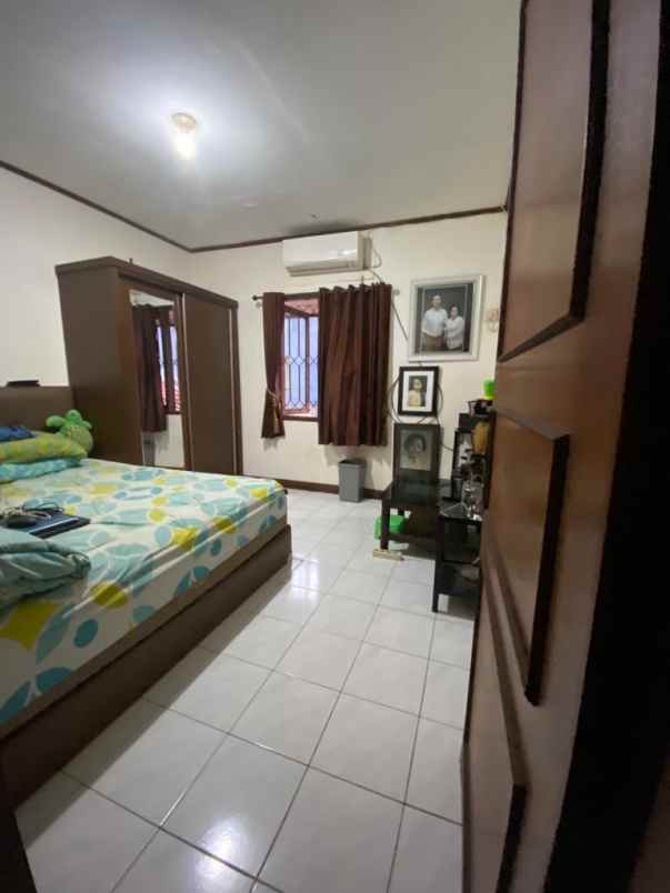 dijual rumah lokasi strategis hanya 1 5