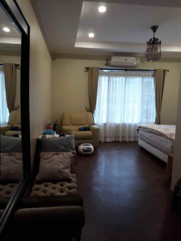 dijual rumah luas asri lokasi di pondok labu cilandak