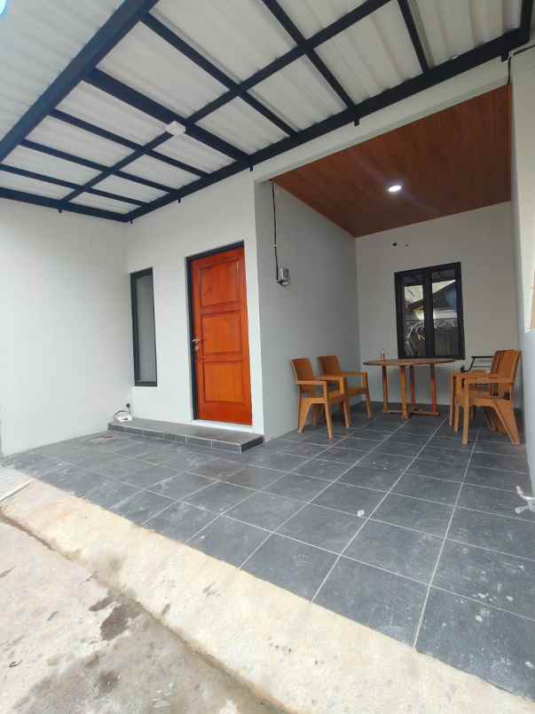 dijual rumah lubang buaya