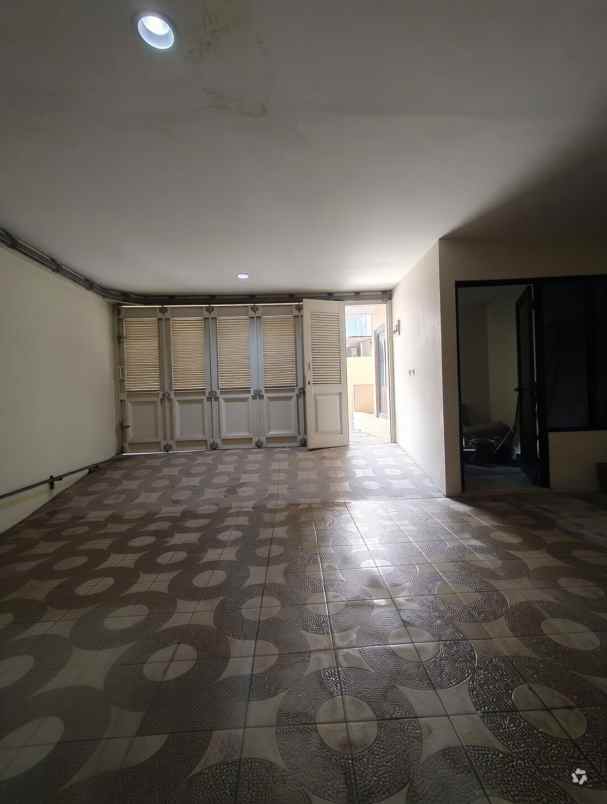 dijual rumah lubang buaya