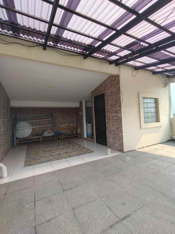dijual rumah lubang buaya