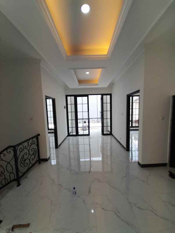 dijual rumah m kahfi 2 near wisata setu