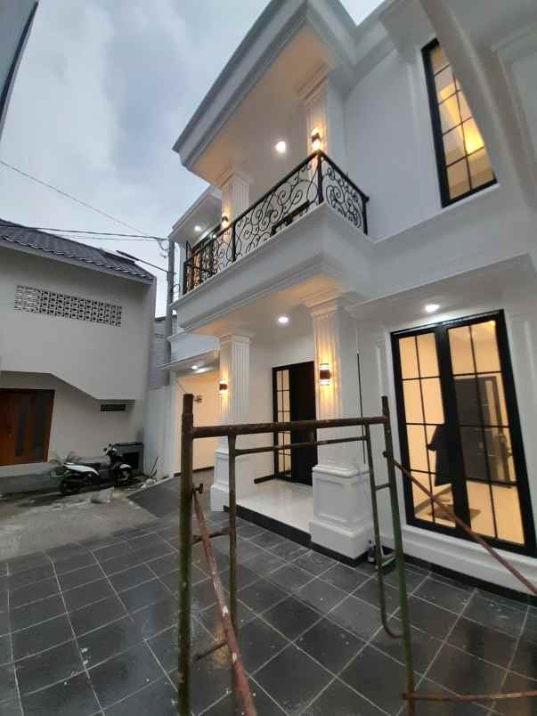 dijual rumah m kahfi 2 near wisata setu