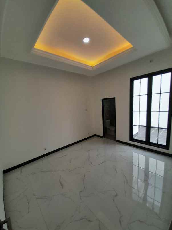 dijual rumah m kahfi 2 near wisata setu