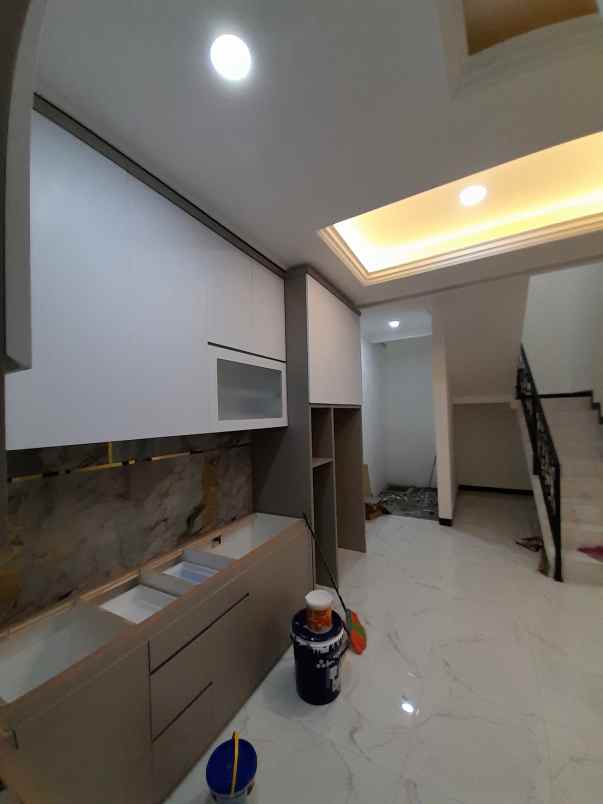 dijual rumah m kahfi 2 near wisata setu