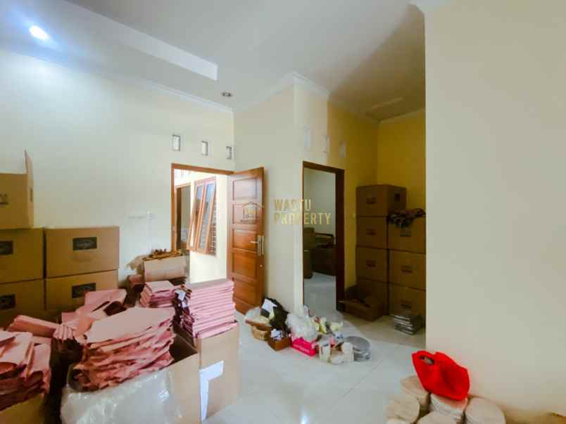 dijual rumah maguwoharjo depok sleman