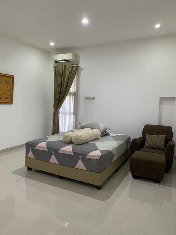 dijual rumah mainroad jl sukanagara