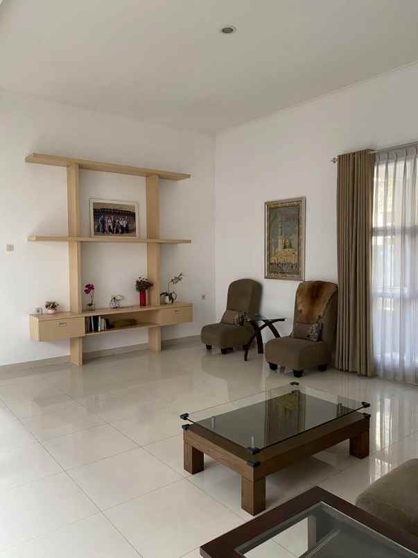 dijual rumah mainroad jl sukanagara