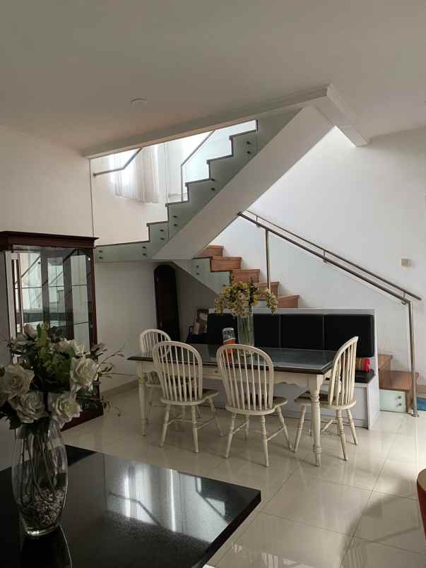 dijual rumah mainroad jl sukanagara