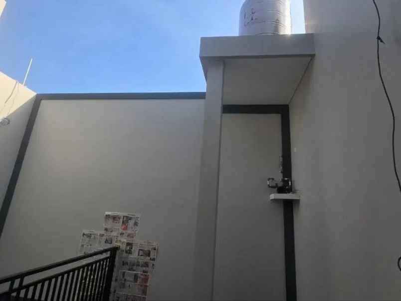 dijual rumah manyar kertoadi