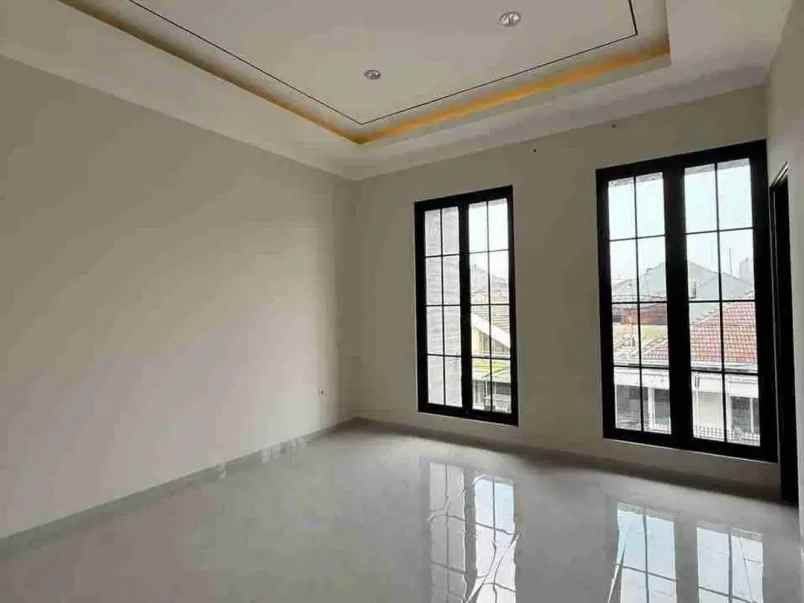 dijual rumah manyar kertoadi