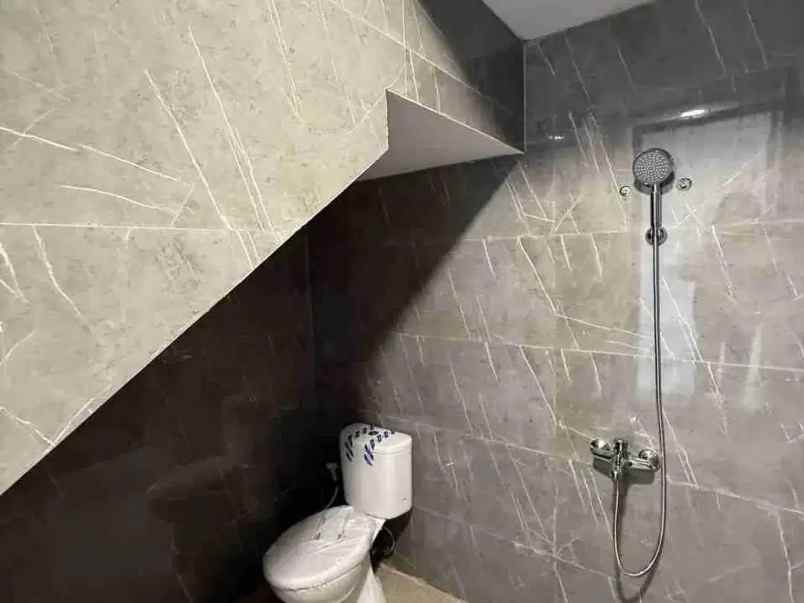 dijual rumah manyar kertoadi