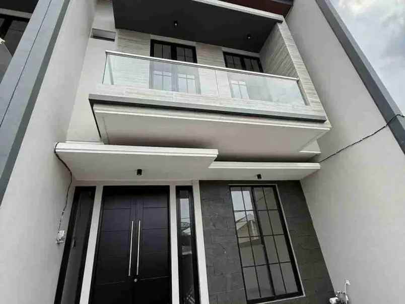 dijual rumah manyar kertoadi