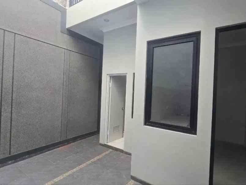 dijual rumah manyar kertoadi