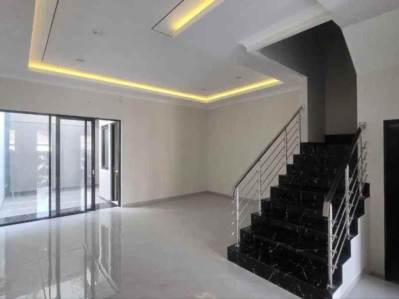 dijual rumah manyar kertoadi