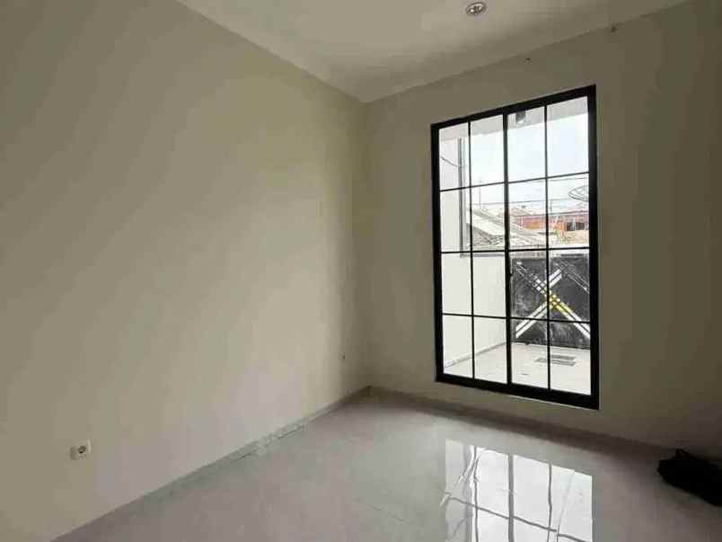 dijual rumah manyar kertoadi