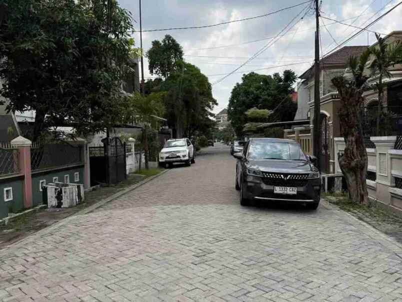 dijual rumah manyar kertoadi